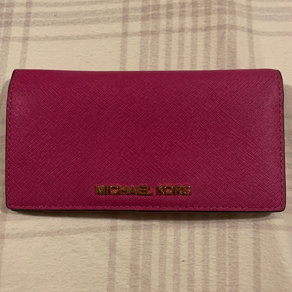 MICHAEL KORS long wallet Fuchsia pink.